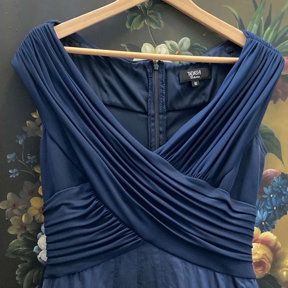 Tadashi Collection 100% Silk Taffeta Skirt, Fit-n-Flare, Navy Blue - Picture 3 of 8